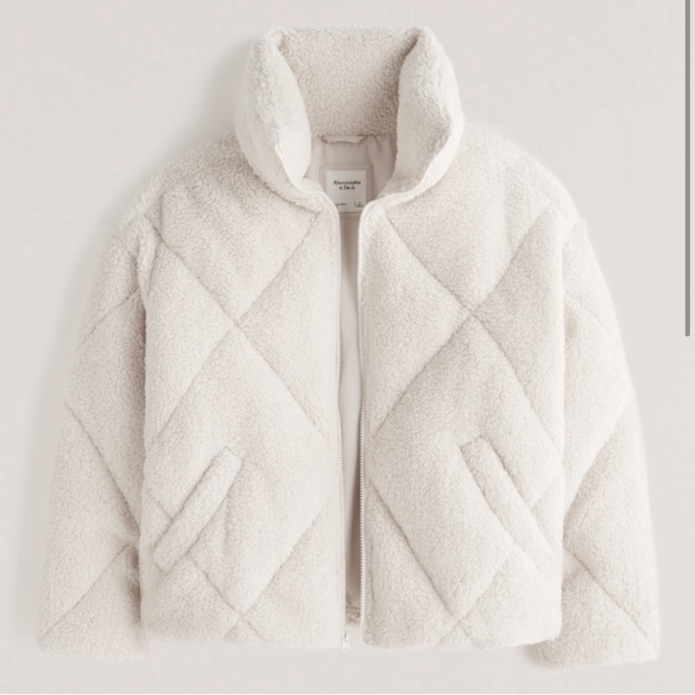 Abercrombie Oversized Sherpa Quilted Puffer Cream